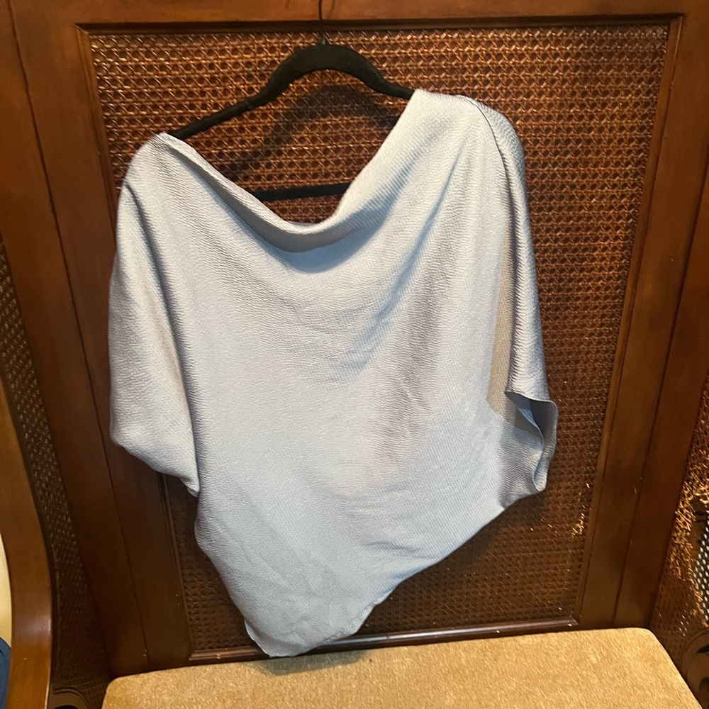 One should blue top